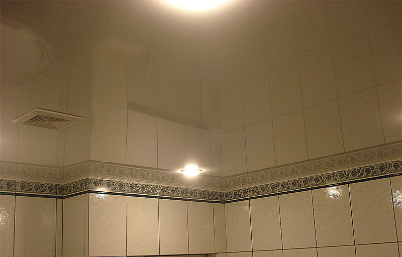 Натяжные потолки в ванну заказать по тел +7(953)874-40-05